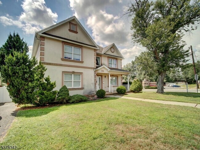 Photo - 355 Green St Casa