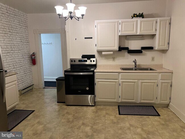 Photo - 110 S Charles St Unit 8