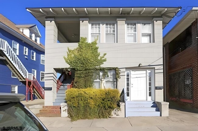 Building Photo - 5 N Newport Ave