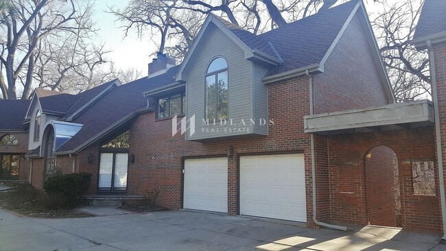 Stunning Updated Rockbrook Home - Stunning Updated Rockbrook Home