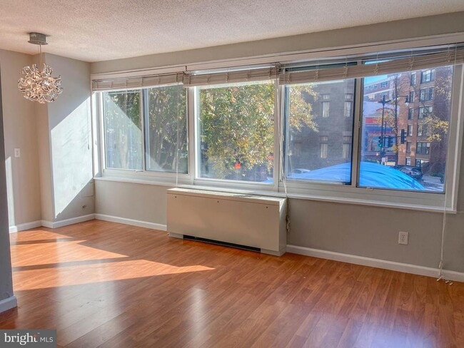Building Photo - 1330 New Hampshire Ave NW Unit 208 Rental