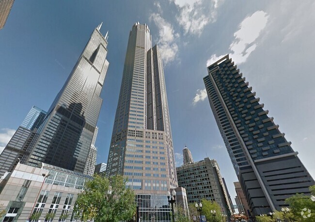 Building Photo - 235 W Van Buren St Unit 3308 Rental