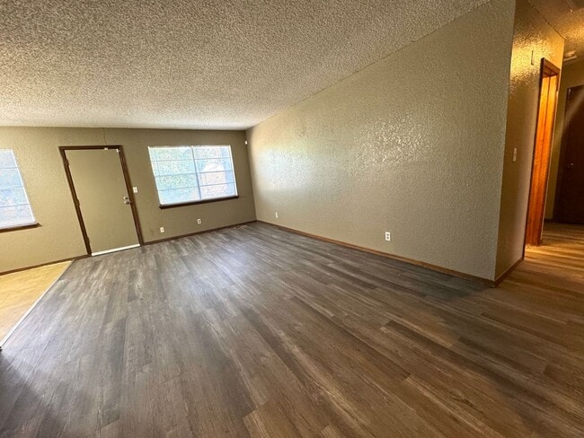 Photo - Adorable 3 bedroom 1.5 bathroom located in Tulsa Ok