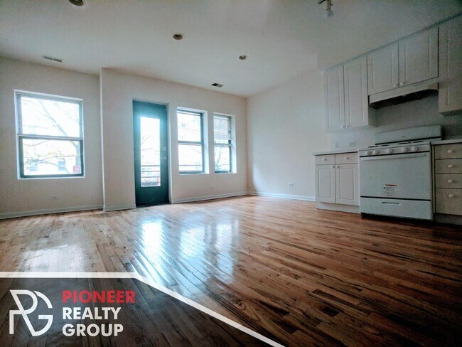 Building Photo - 912 W Dakin St Unit 917-202 Rental