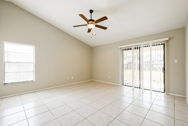 Photo - 1000 Dinero Dr