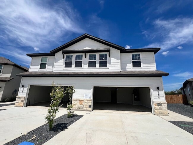 Building Photo - Want luxury living in Medina County...Look no further...Amanda Park is it!
