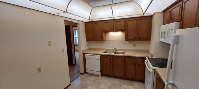 Photo - 4333 N Oakland Ave Unit 202