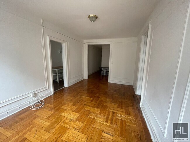 Photo - SEAMAN AVENUE Unidad 6C