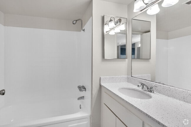 2BR, 1BA - 852SF - Bathroom