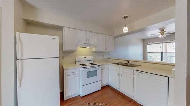 Photo - 307 Manuel Dr