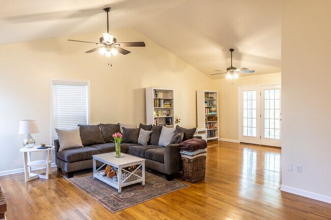 Photo - 604 Wilder Dr