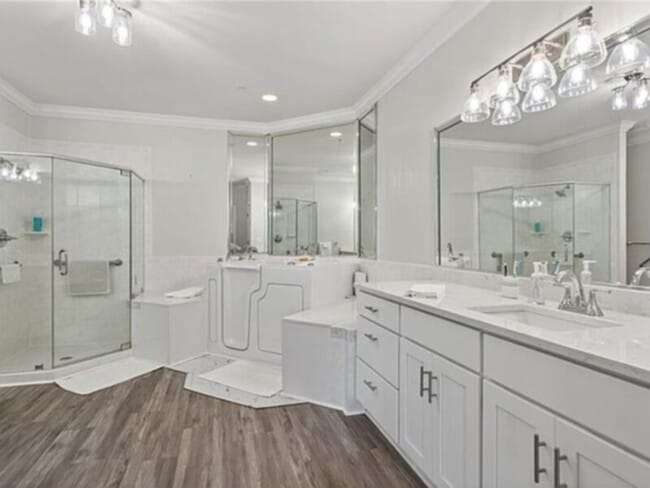 Photo - Beautifully located in a gated, well-kept, and highly sought-after bayfront community,