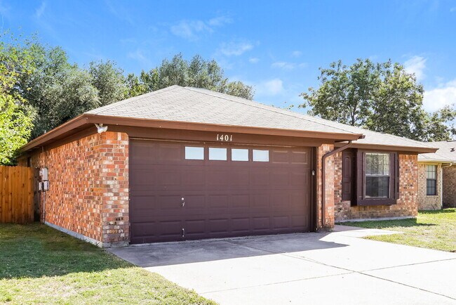 Photo - 1401 Lincolnshire Way