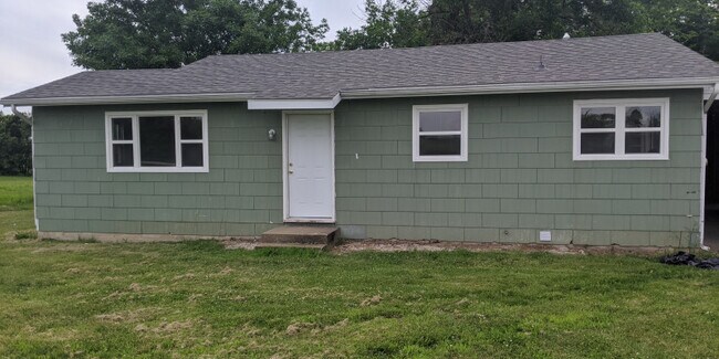 Green House 4847 S Farm Rd 229 - Green House 4847 S Farm Rd 229