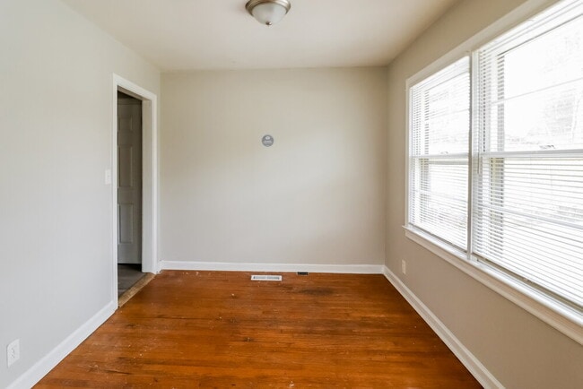 Photo - 433 Orchid Rd