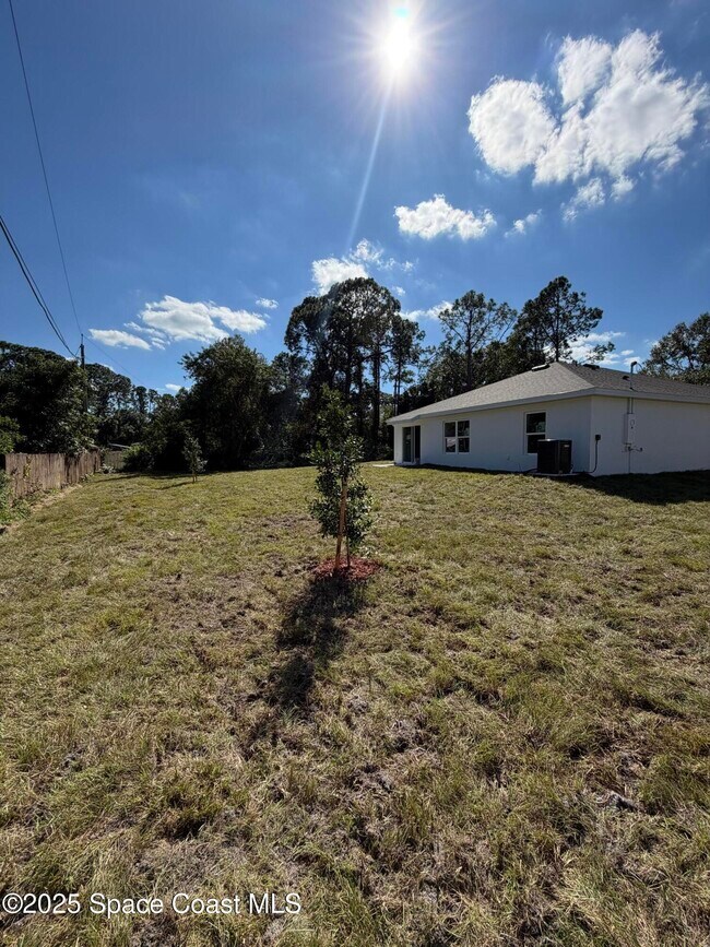 Photo - 881 Hollahan Rd SE