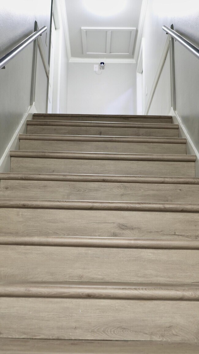 Photo - 120 Calvin Ct Unit B