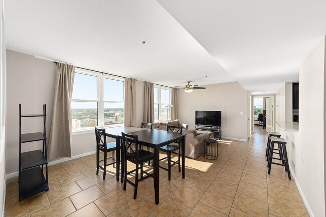 Photo - Seagle Building 7C