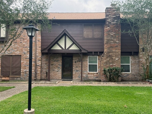 Building Photo - 4107 Vista Rd Unit 1