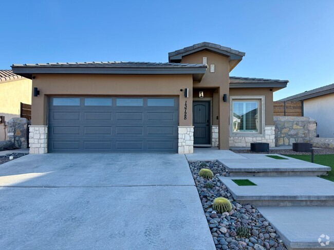 Building Photo - Modern 4-Bedroom Home in Prime El Paso Loc...