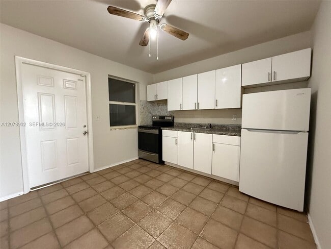 Photo - 900 SW 5th St Unit 2