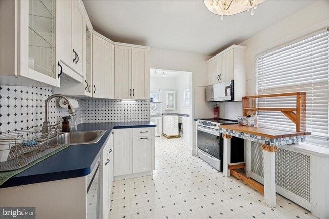 Photo - 74 Drexel Ave