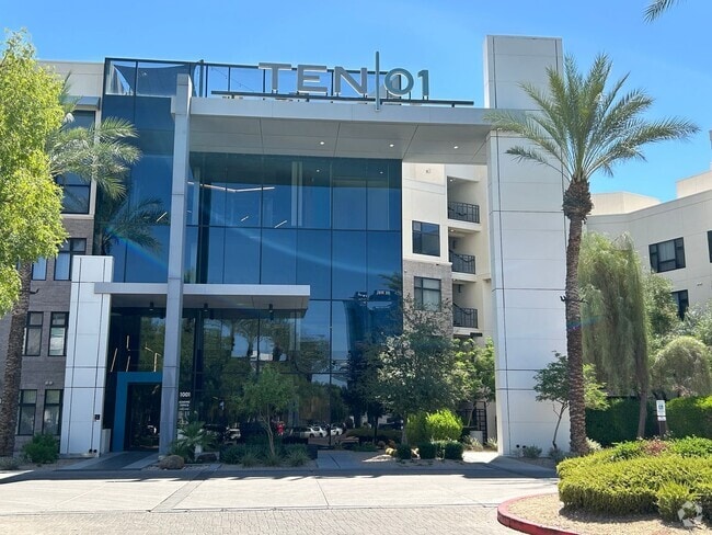 Building Photo - 2 Bed 2 Bath Furnished Condo Tempe Resort-...