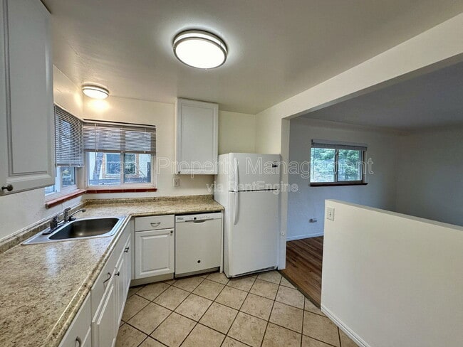 Photo - 1330 Otis St