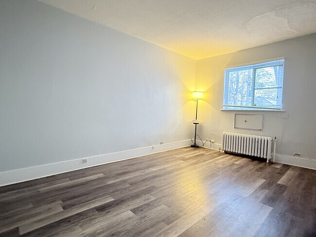 Photo - 1441 Wyandotte St E Unit 2