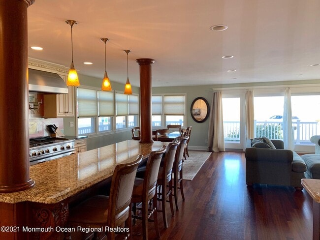 Photo - 919 N Ocean Ave