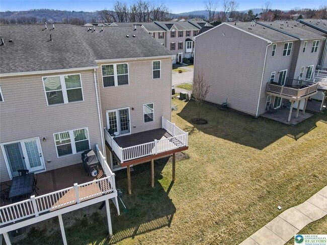 Photo - 10 White Rose Lane