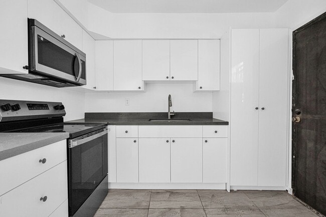 Photo - 14600 NE 14th Ave Unit 2