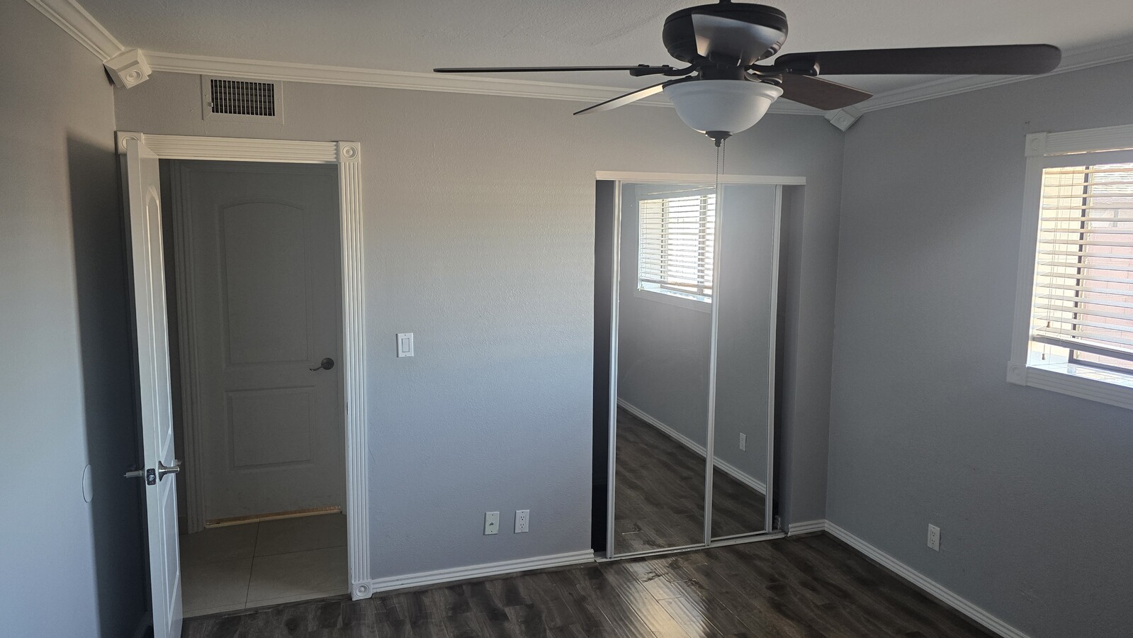 Photo - 1859 N Morris