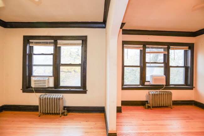 Photo - 2039 W Wellington Ave Unit 2