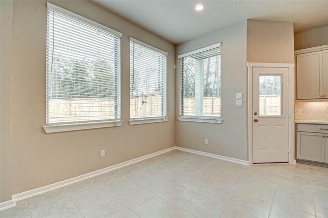 Photo - 332 N Spotted Fern Dr