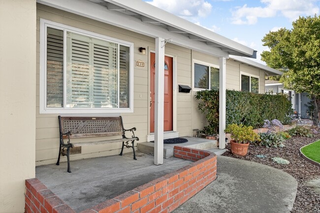 Photo - 899 Ebbetts Dr