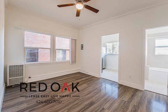 Building Photo - 2743 San Marino St Unit 210