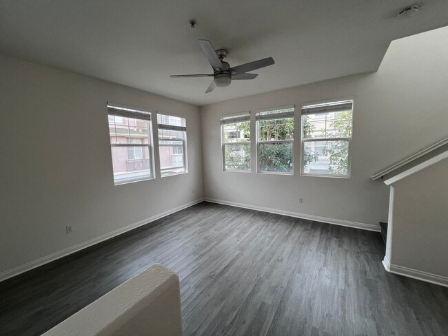 Photo - 2 Bed 2.5 Bath Townhome In The Spectrum Community For Lease