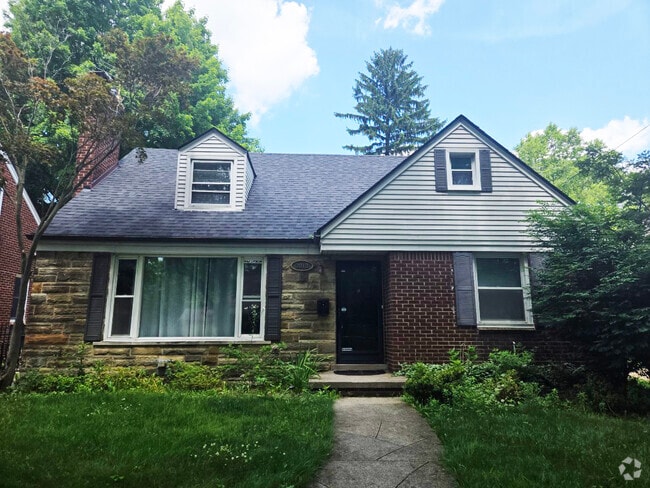 Building Photo - 3018 Guilford Dr Rental
