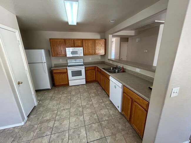 Photo - 16152 W Calavar Rd