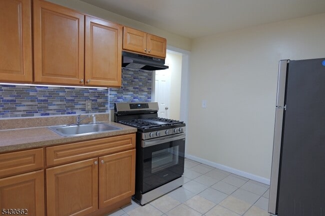Photo - 84 Scheerer Ave
