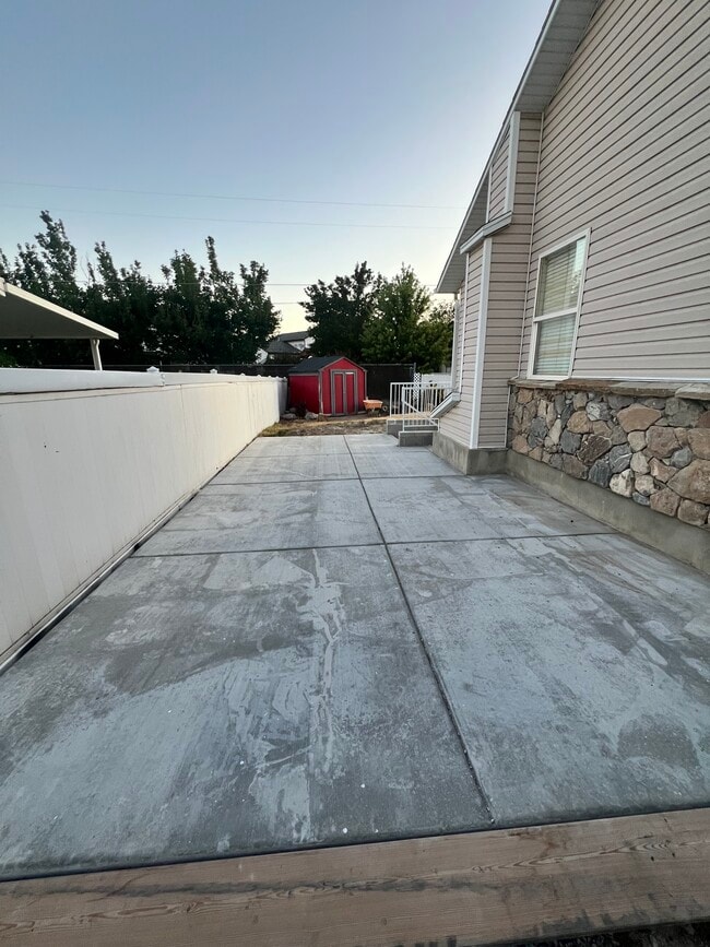 Building Photo - 1142 W Lucky Cv Rental
