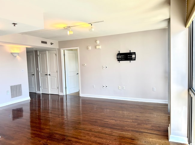 Photo - 600 Admiral Blvd Unit 1104