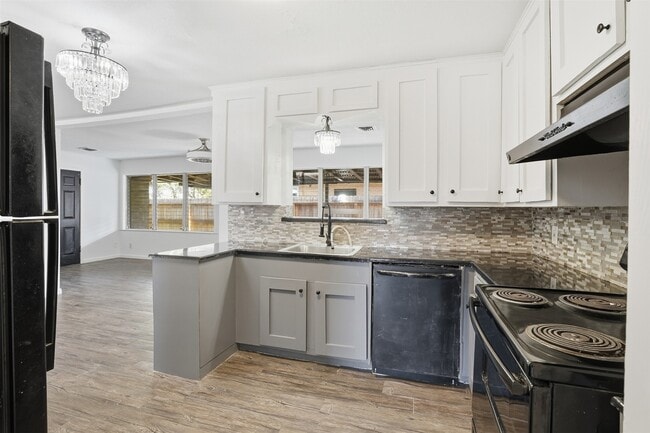 Photo - 612 Sunset Ln
