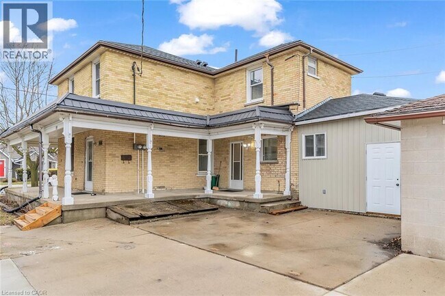 Photo - 144 Cambridge St