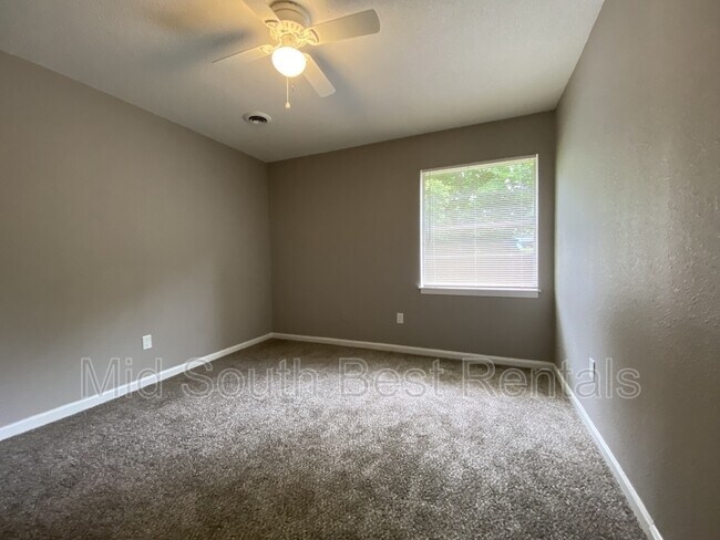 Photo - 4052 Ponca St