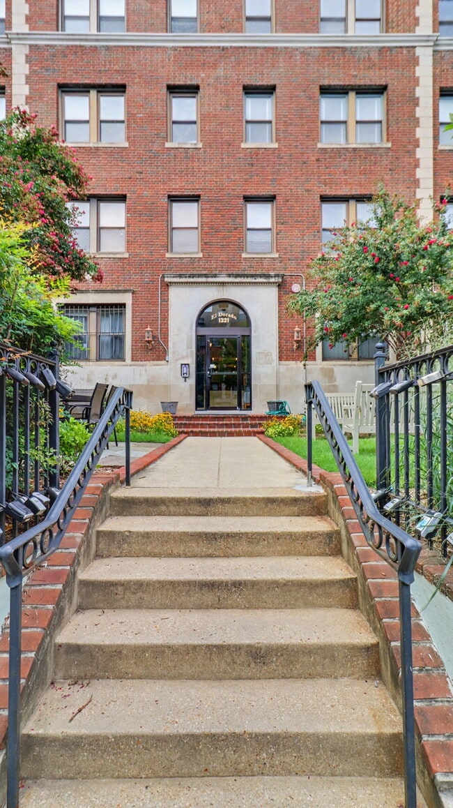 1321 Fairmont St NW Unidad 106