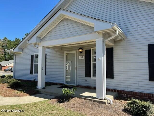 727 Chancery Ln