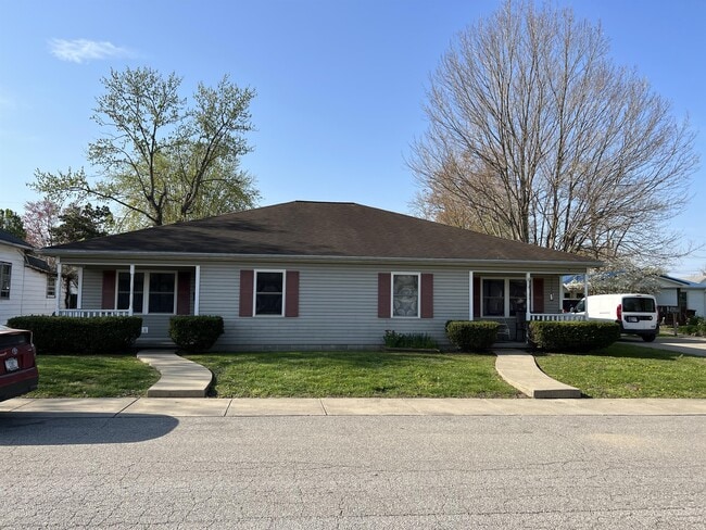 Building Photo - 721 E Coal St