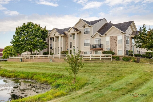 921 Summit Creek Dr